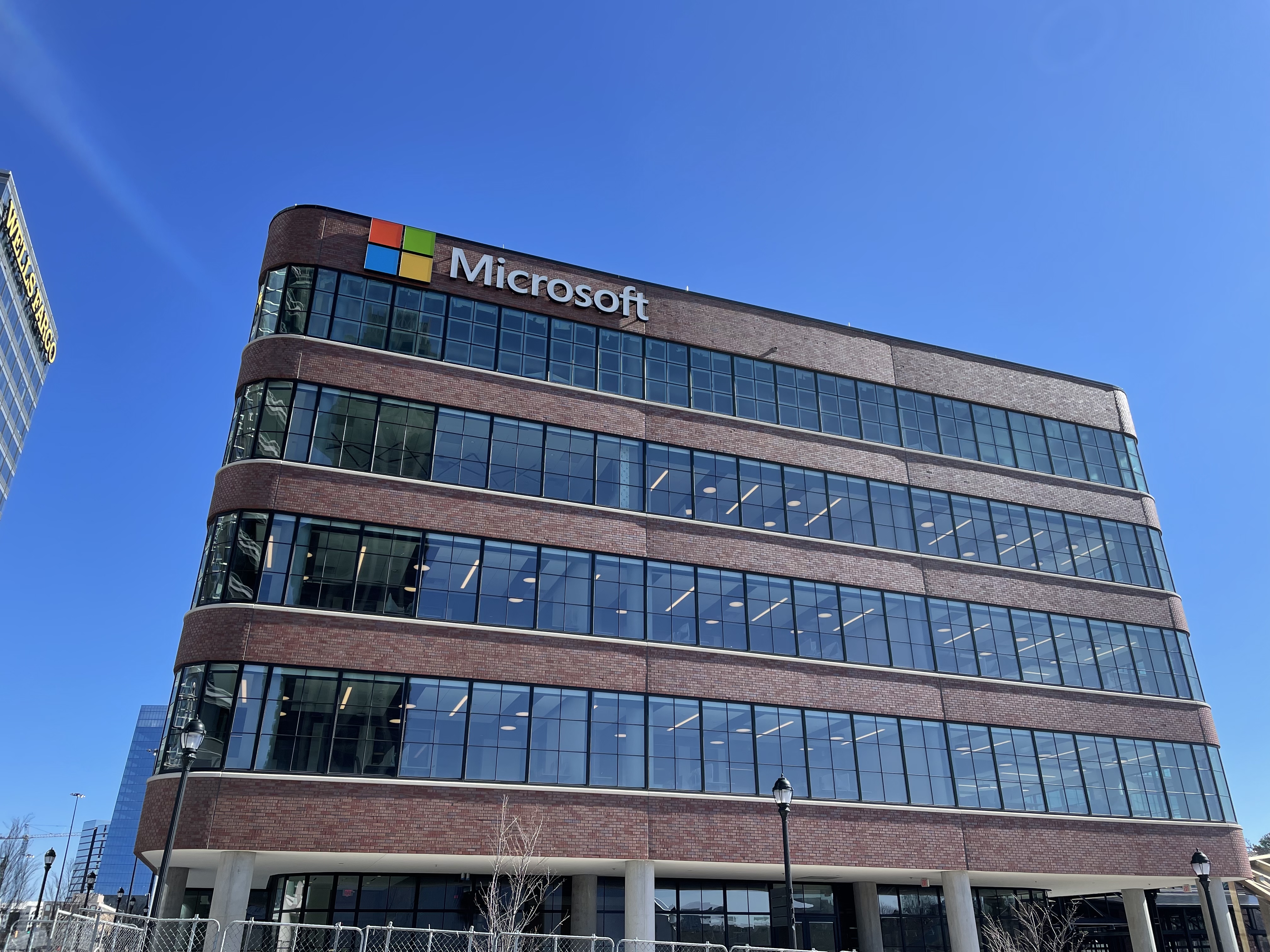 Microsoft scouts startup deals to hedge its OpenAI dependence